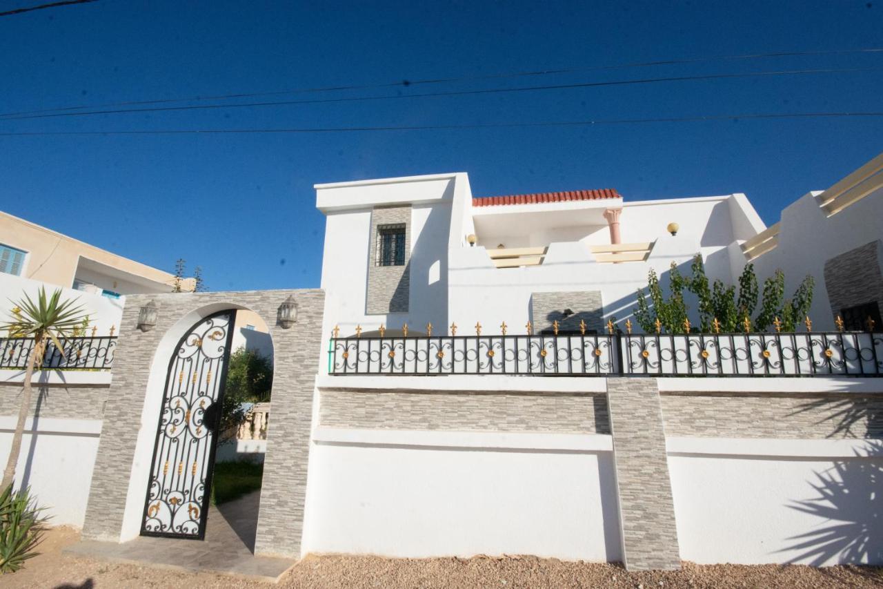 Villa Meublee Avec Piscine Et Abri De Voiture Erriadh Exterior foto